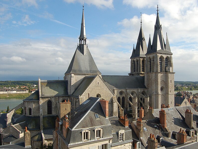 Archivo:Blois Église Saint-Nicolas.jpg