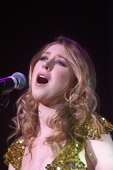 Archivo:HayleyWestenraWikipedia2.jpg