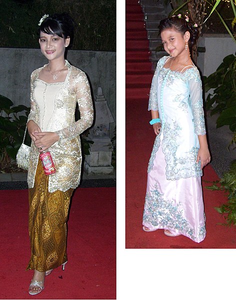 File:Kebaya Modern2.jpg