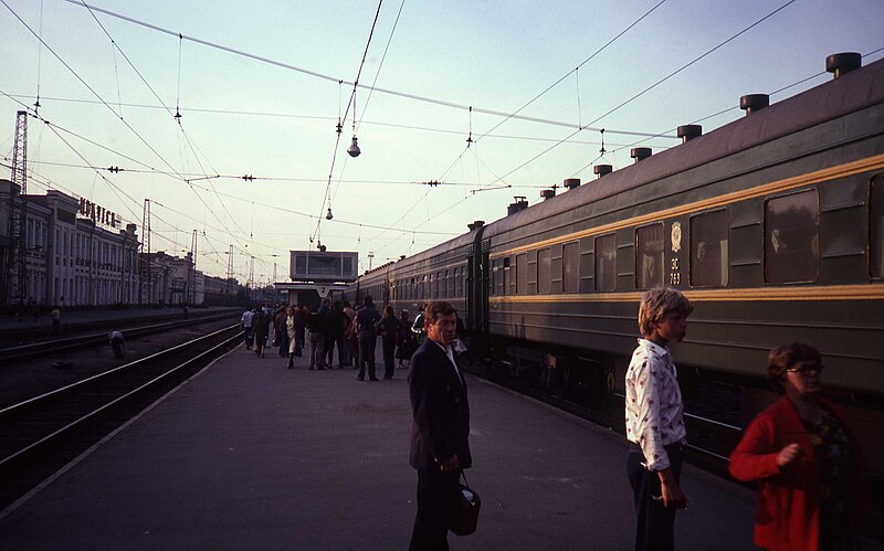 Файл:Trans-Siberia043. Irkutsk Railway Station.jpg