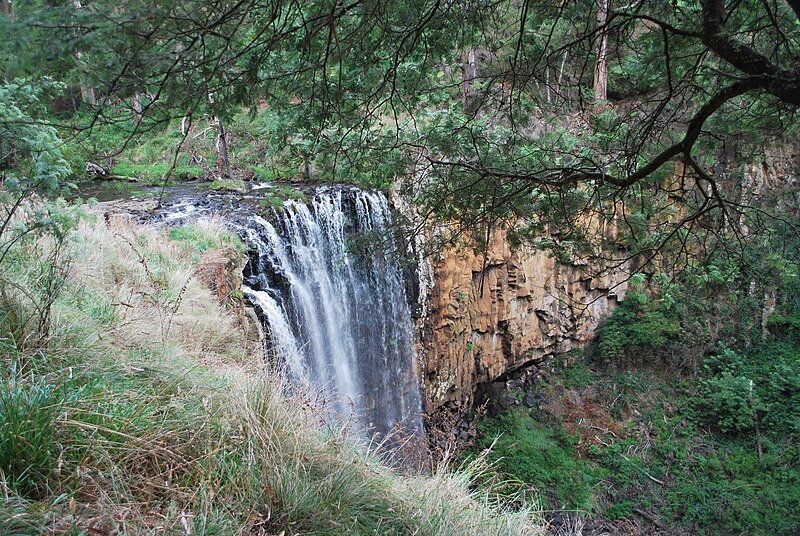 File:Trentham Falls 001.JPG