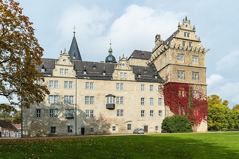 Файл:Wolfsburg Schloss Suedfluegel.jpg