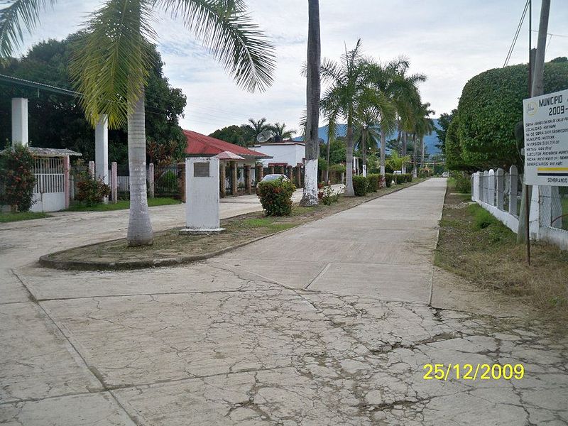 Archivo:Boulevard Noel Rivera.jpg