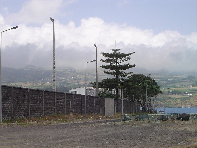 File:CD Operário Seafront Location.JPG