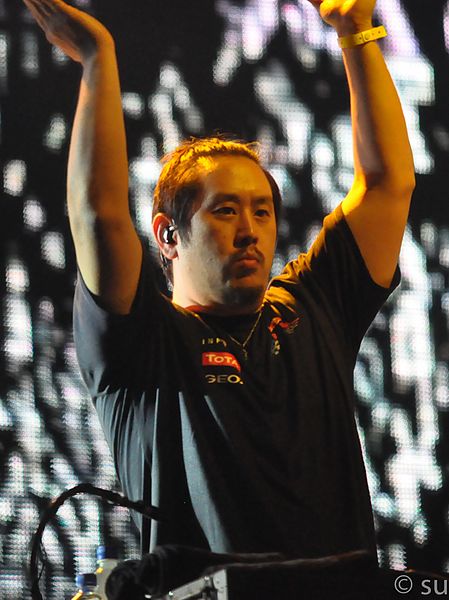 Файл:Joe-hahn-linkinpark-singapore-2011.cropped.jpg