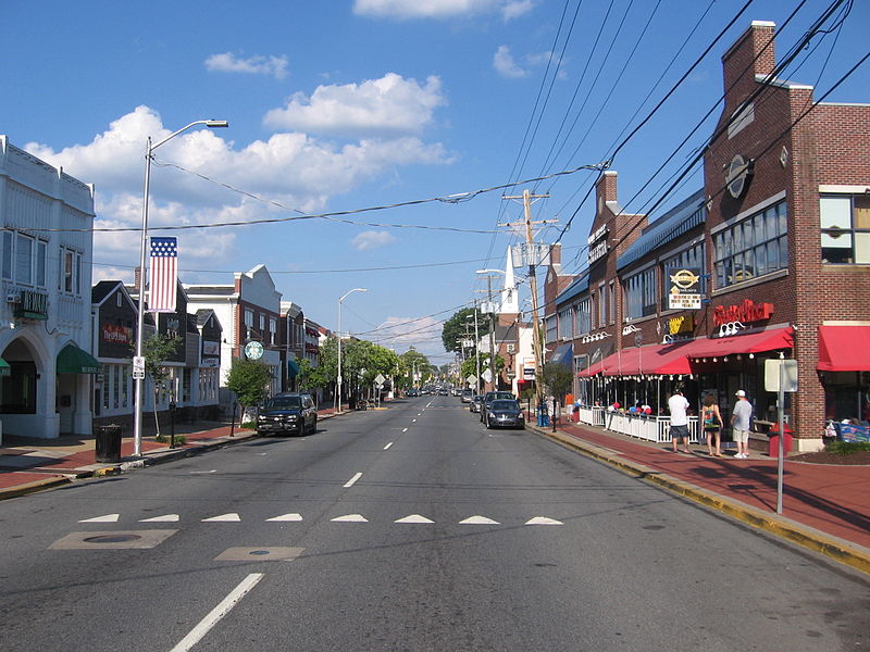 File:Newark DE Main Street.jpg