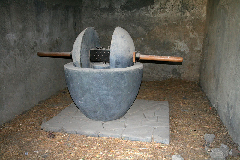 File:Olive Press in Pompeji.JPG