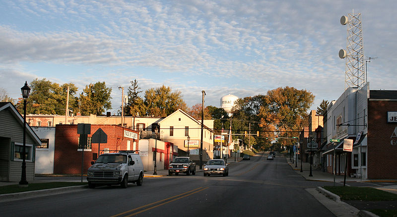 File:Syracuse-indiana-downtown-north.jpg