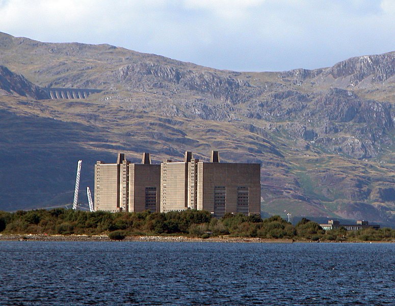 File:Trawsfynydd Nuclear Power Plant.jpg