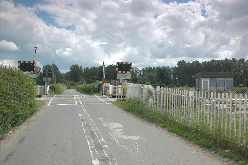 File:UftonNervet LevelCrossing southeast.JPG