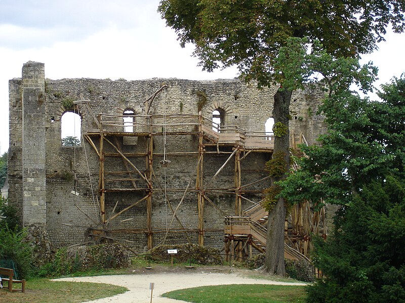 File:Donjon de Langeais.JPG