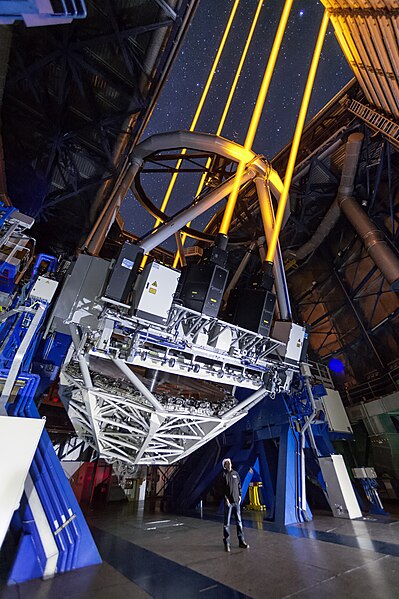 File:Four Lasers Over Paranal.jpg