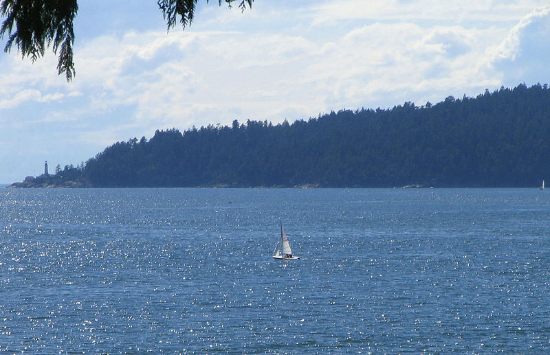 File:Lighthouse Park.JPG