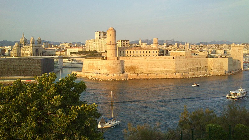 Archivo:Marseille, fort Saint-Jean.jpg