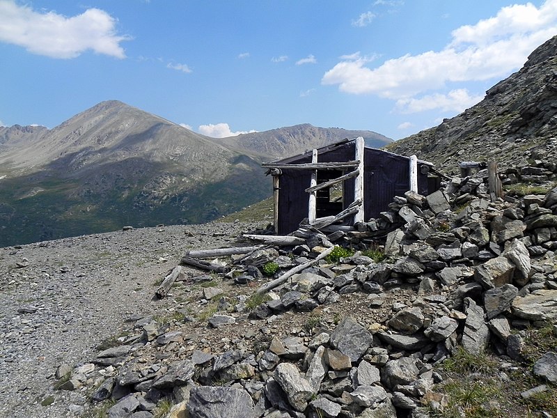 File:Mine above Linkins Lake.JPG