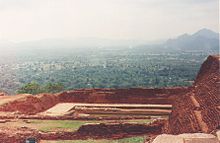 Sigiriya summit ruins2.jpg