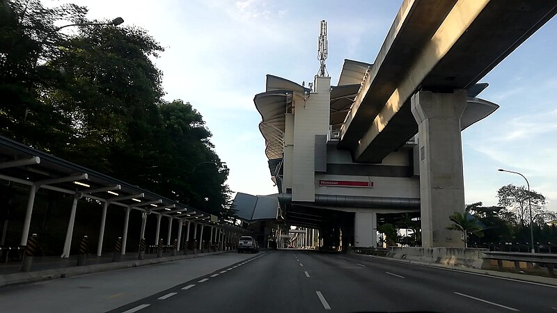 File:Wawasan LRT Station.jpg