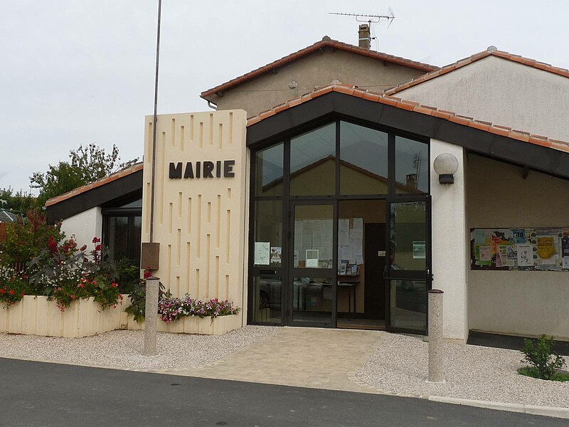 Файл:Bernac mairie.JPG