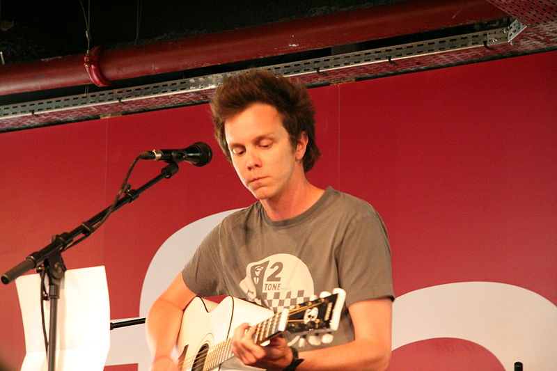 File:Luke 20070911 Fnac 1.jpg