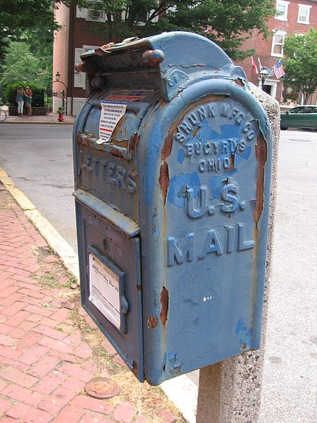 File:Old mail box.jpg