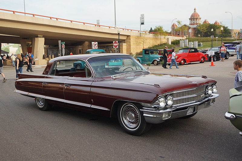 Файл:1962 Cadillac Fleetwood (23489936648).jpg