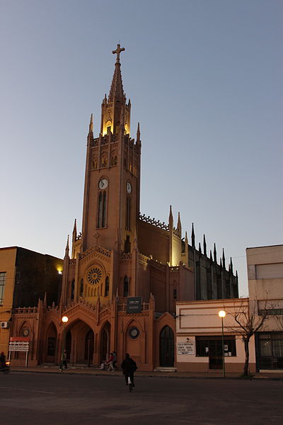 File:Iglesia Santa Isabel.JPG