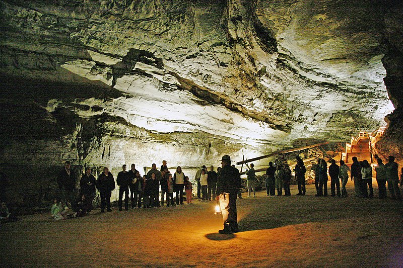 File:Mammoth Cave tour.jpg