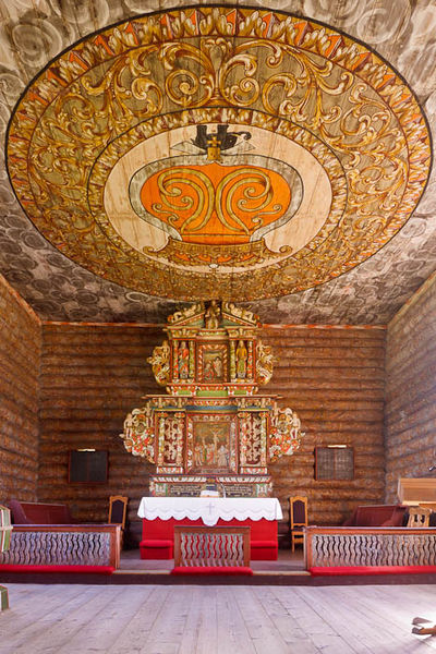 File:Tylldal kirke alter.jpg