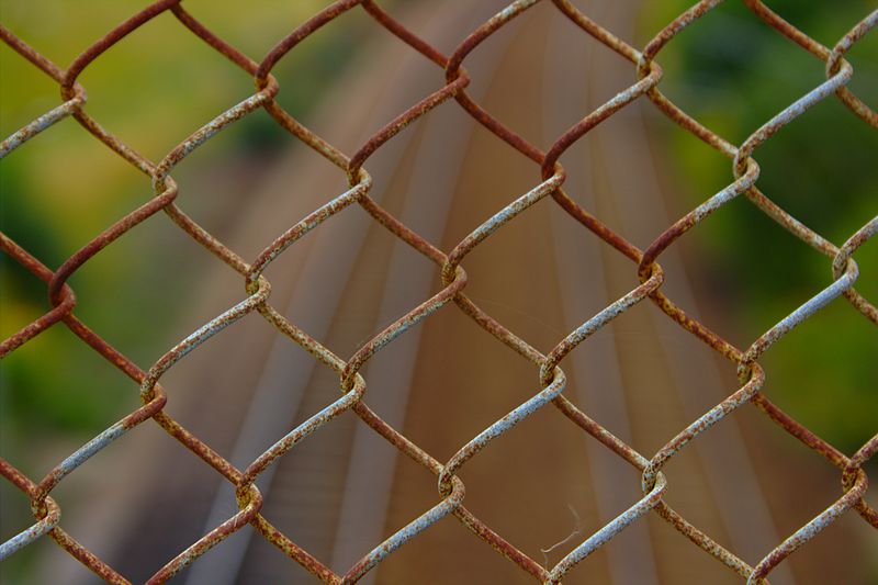 File:Chain-link.jpg