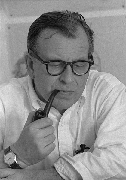 File:Eero-Saarinen (cropped).jpg