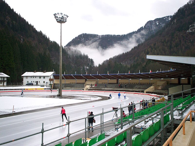 File:Ludwig-Schwabl-Stadion Inzell.jpg