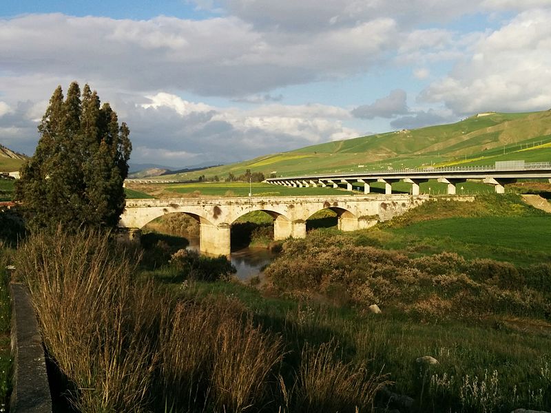 Файл:Ponte Besaro.jpg