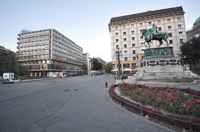 Файл:Republic Square (13807400154).jpg