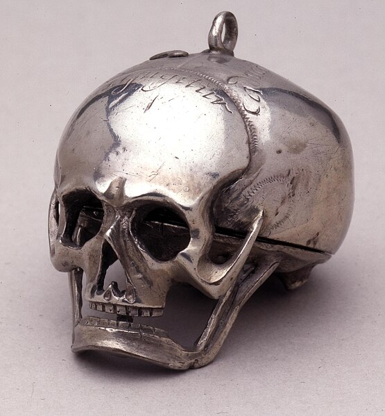 File:Skull Watch 160824001.jpg