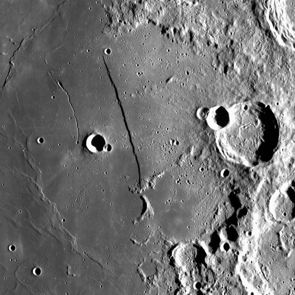 Файл:Ancient Thebit (LRO).png