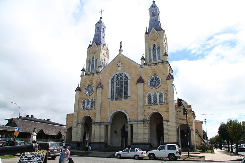 File:Iglesia de Castro.jpg