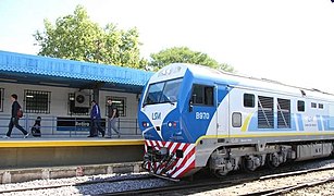 Locomotora en el andén 1