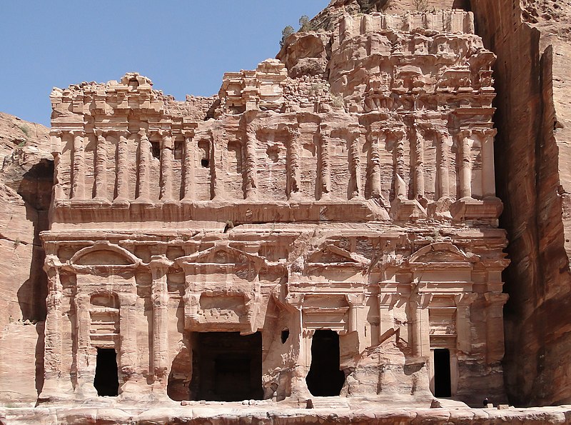 Archivo:Palace Tomb, Petra.jpg