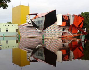 Complex/ambiguous structure – Groninger Museum, Groningen, the Netherlands, by Alessandro Mendini with Michele de Lucci, Philippe Starck and Coop Himmelb(l)au (1994)[47]