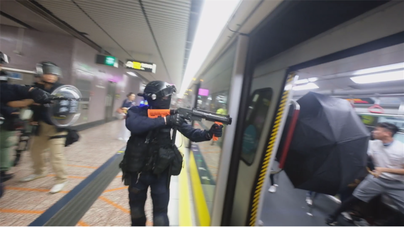 File:Hkpoliceshootingcitizen.png