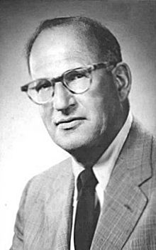 Joseph Eichler, 1958.jpg