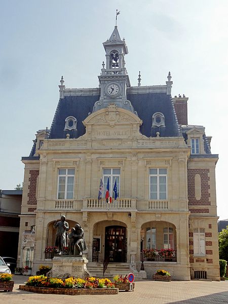 File:Saint-Just-en-Chaussé (60), mairie.JPG