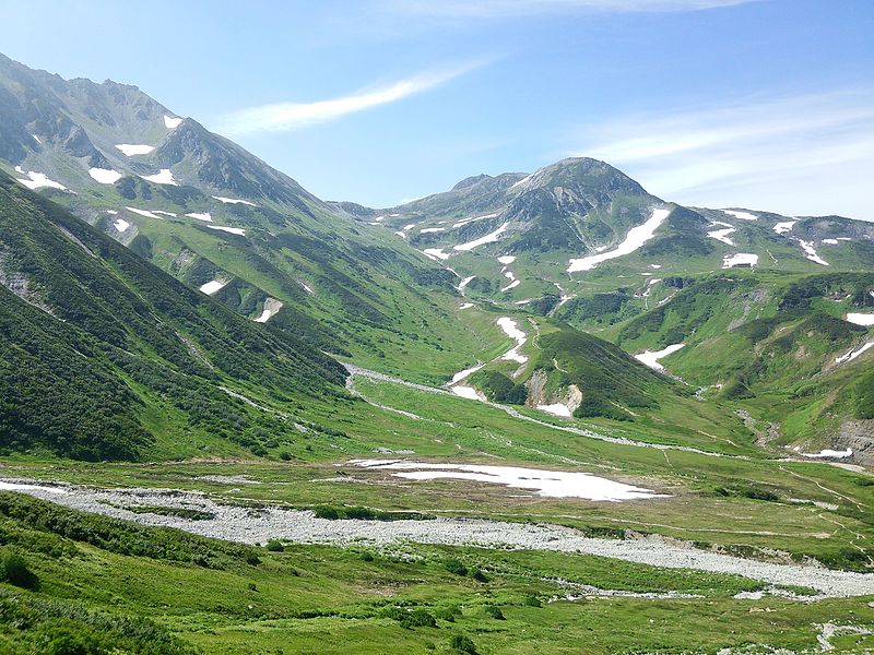 File:Tateyama from Raicho-zawa.JPG