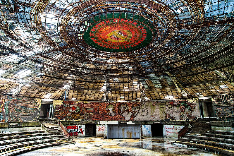 File:Buzludzha Monument Auditorium.jpg