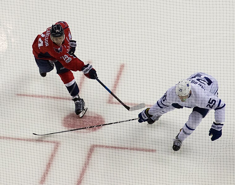 File:Capitals-Maple Leafs (33823792250).jpg