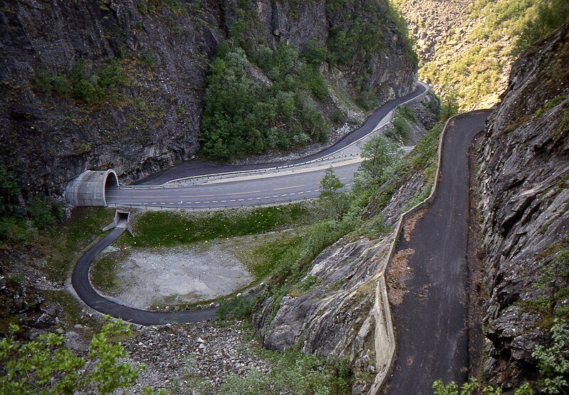 File:Storegjelet Måbøtunnelen 1989.jpg