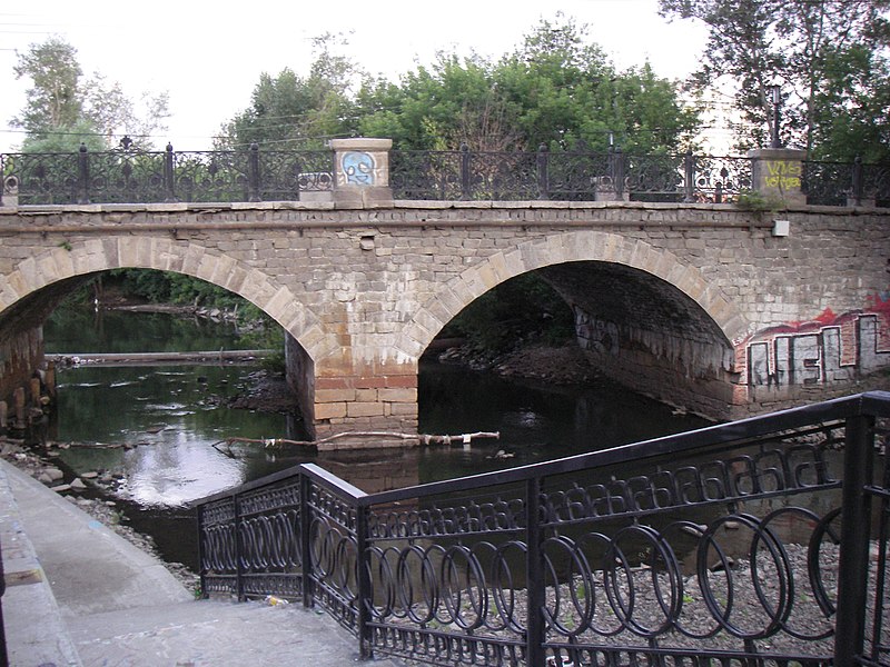 Файл:Tsarskiy bridge.jpg