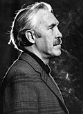 Black-and-white photo of Jason Robards in 1975.