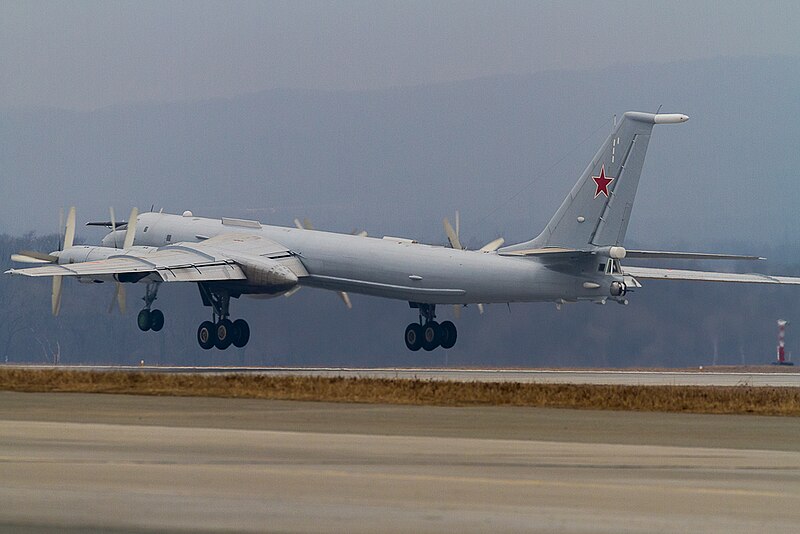 Файл:Tupolev Tu-95 (7064425205).jpg