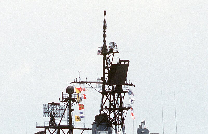 File:USS MacDonough (DDG-39) radar.jpg